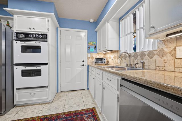 11562 Bellspring Drive, Houston, TX 77072