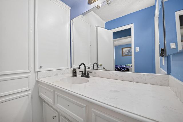 11562 Bellspring Drive, Houston, TX 77072