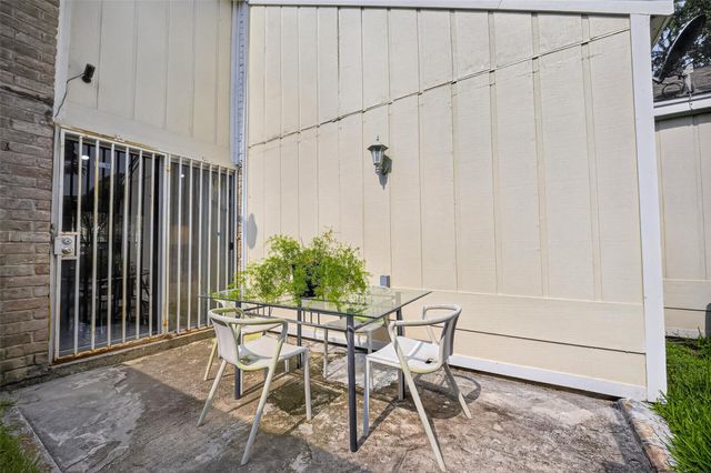 11562 Bellspring Drive, Houston, TX 77072