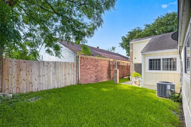11562 Bellspring Drive, Houston, TX 77072