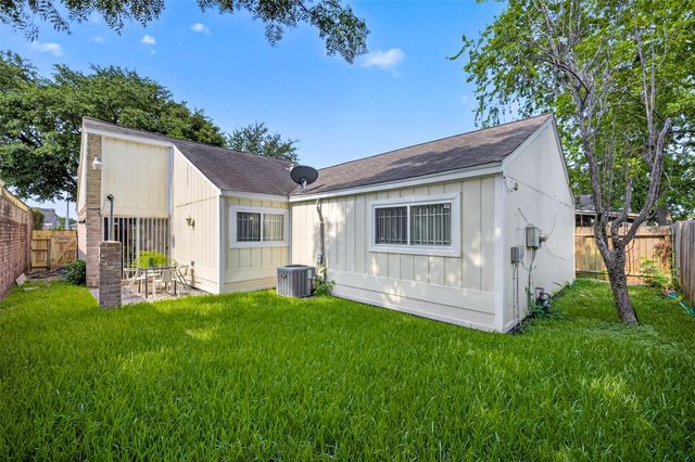 11562 Bellspring Drive, Houston, TX 77072