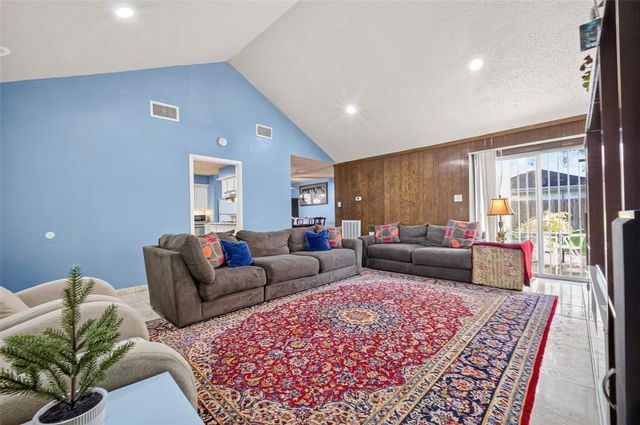11562 Bellspring Drive, Houston, TX 77072
