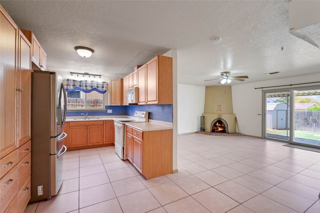 2416 Avenida De Las Campanas, Santa Fe, NM 87507