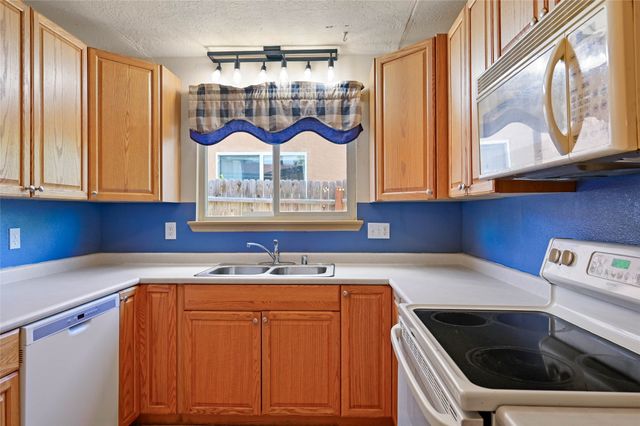 2416 Avenida De Las Campanas, Santa Fe, NM 87507