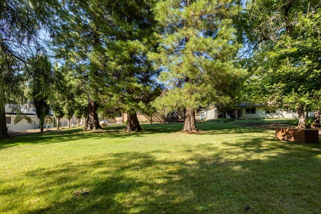 17608 Lake Forest Dr, Penn Valley, CA 95946