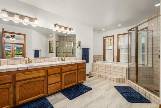17608 Lake Forest Dr, Penn Valley, CA 95946