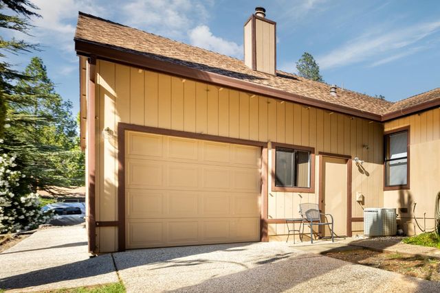 17608 Lake Forest Dr, Penn Valley, CA 95946