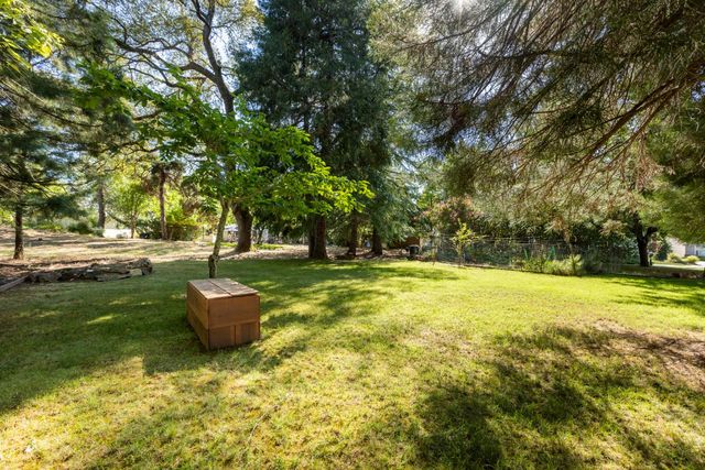 17608 Lake Forest Dr, Penn Valley, CA 95946