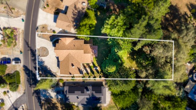 17608 Lake Forest Dr, Penn Valley, CA 95946