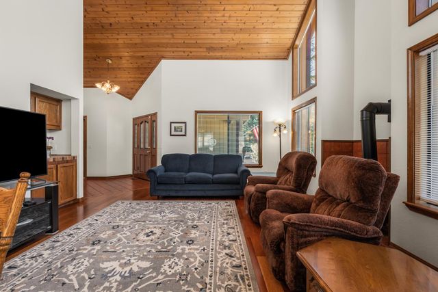 17608 Lake Forest Dr, Penn Valley, CA 95946