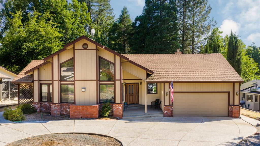 17608 Lake Forest Dr, Penn Valley, CA 95946