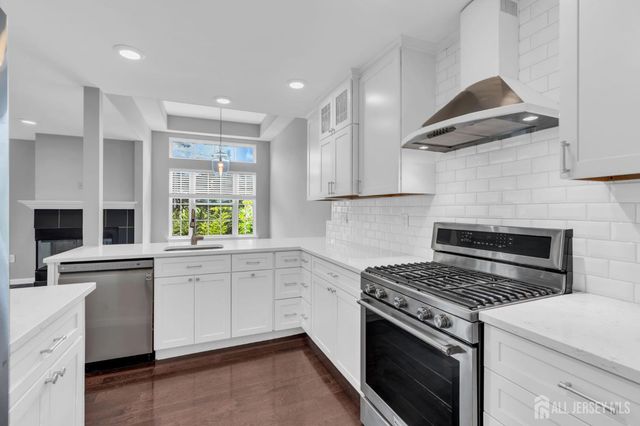 8 Pine Valley Lane, Monroe, NJ 08831