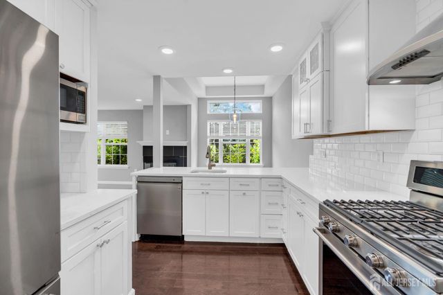 8 Pine Valley Lane, Monroe, NJ 08831