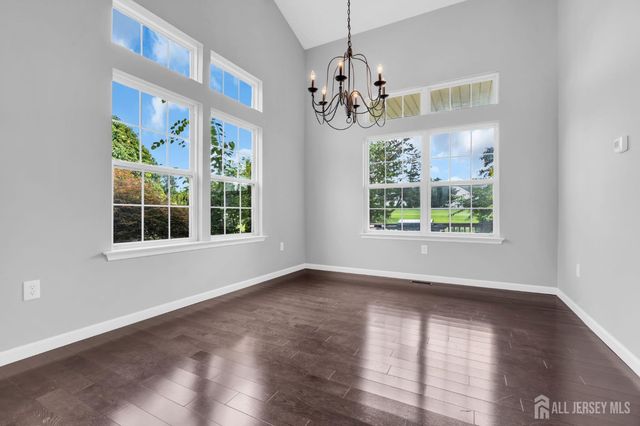8 Pine Valley Lane, Monroe, NJ 08831
