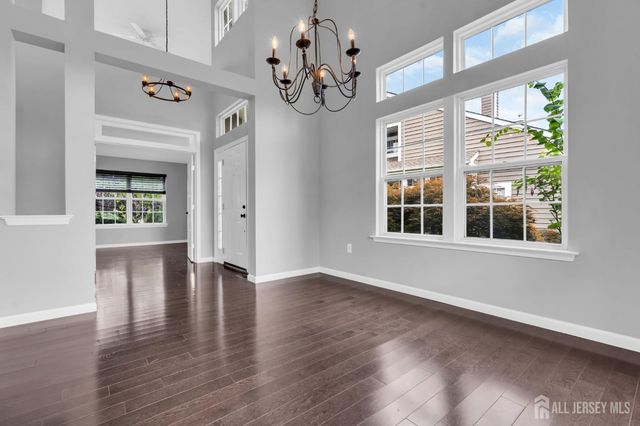 8 Pine Valley Lane, Monroe, NJ 08831