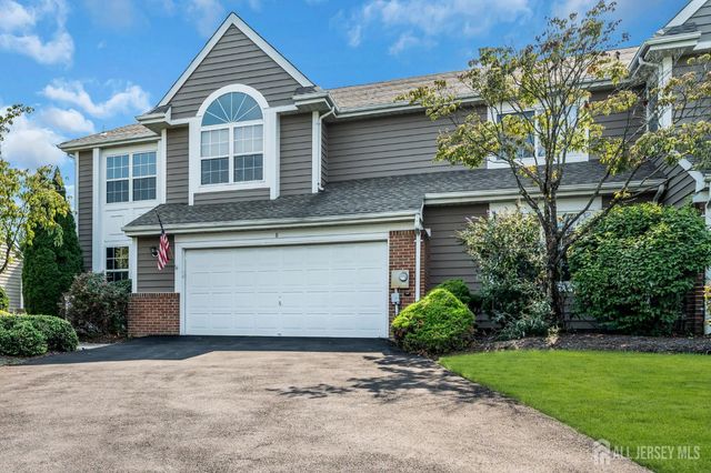 8 Pine Valley Lane, Monroe, NJ 08831
