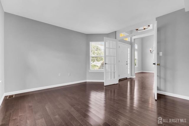 8 Pine Valley Lane, Monroe, NJ 08831