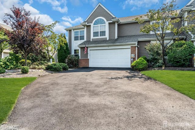 8 Pine Valley Lane, Monroe, NJ 08831