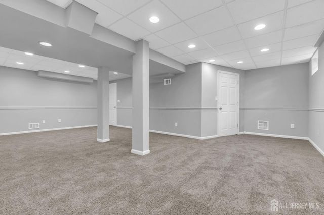 8 Pine Valley Lane, Monroe, NJ 08831