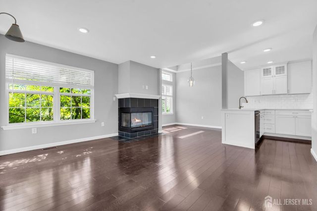 8 Pine Valley Lane, Monroe, NJ 08831