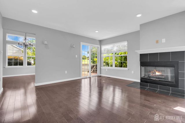 8 Pine Valley Lane, Monroe, NJ 08831