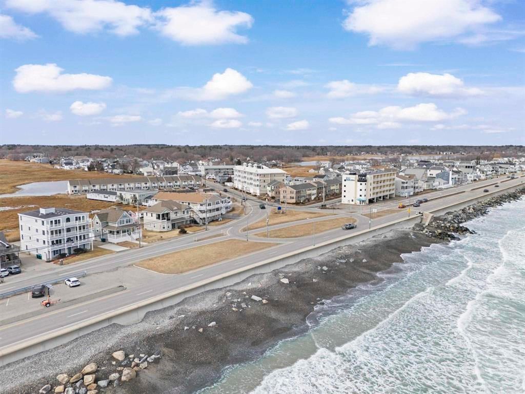 Image 1 of property listing at 580 Winnacunnet Rd Unit 105, Hampton, NH 03842