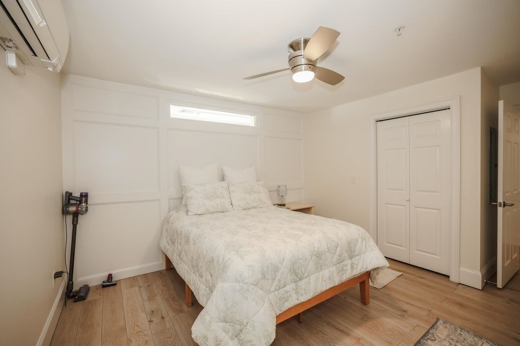 Image 12 of property listing at 580 Winnacunnet Rd Unit 105, Hampton, NH 03842