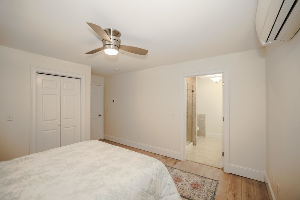 Image 14 of property listing at 580 Winnacunnet Rd Unit 105, Hampton, NH 03842