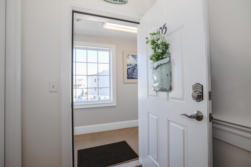 Image 19 of property listing at 580 Winnacunnet Rd Unit 105, Hampton, NH 03842