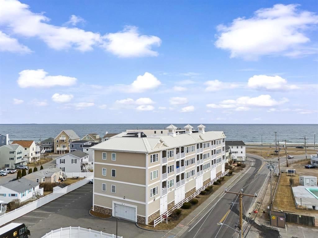 Image 3 of property listing at 580 Winnacunnet Rd Unit 105, Hampton, NH 03842