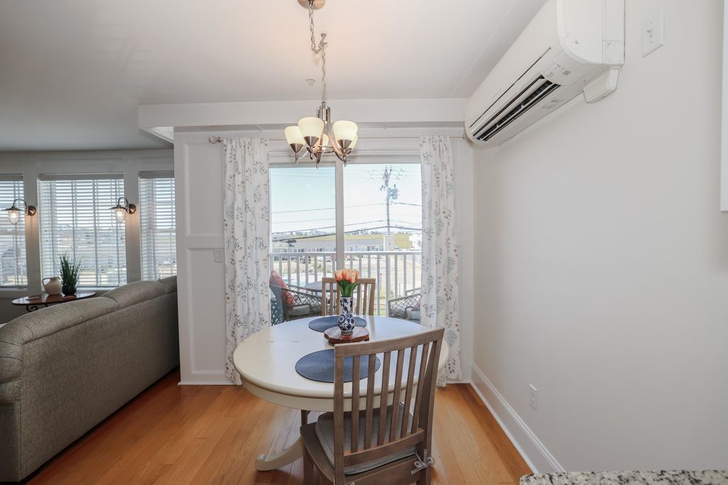 Image 8 of property listing at 580 Winnacunnet Rd Unit 105, Hampton, NH 03842