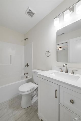 683 Bellerive Estates Drive, St Louis, MO 63141