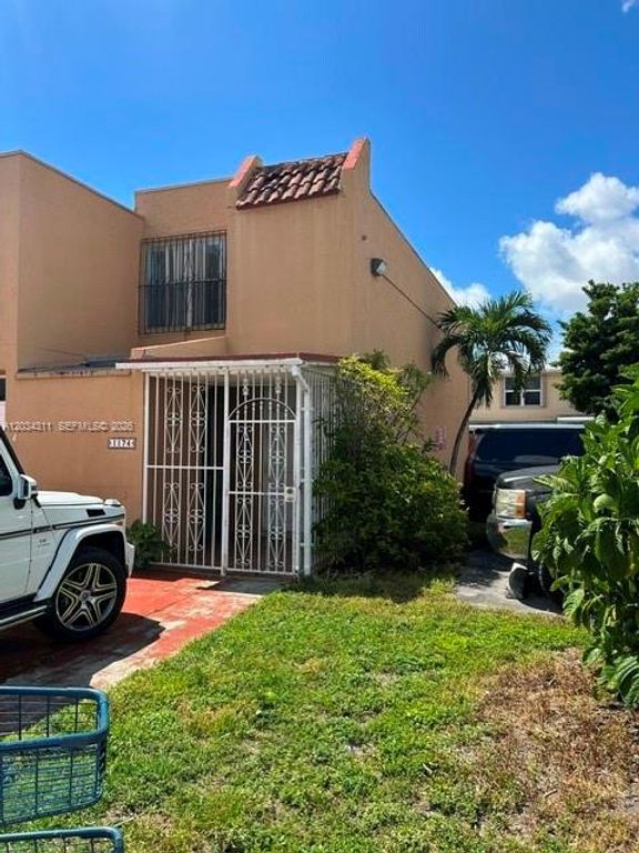 1174 W 40th St 48, Hialeah, FL 33012