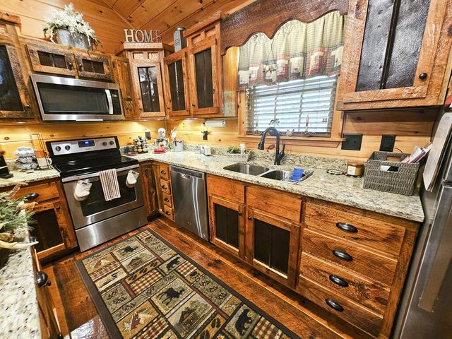 799 Cherokee Oaks Road, Murphy, NC 28906