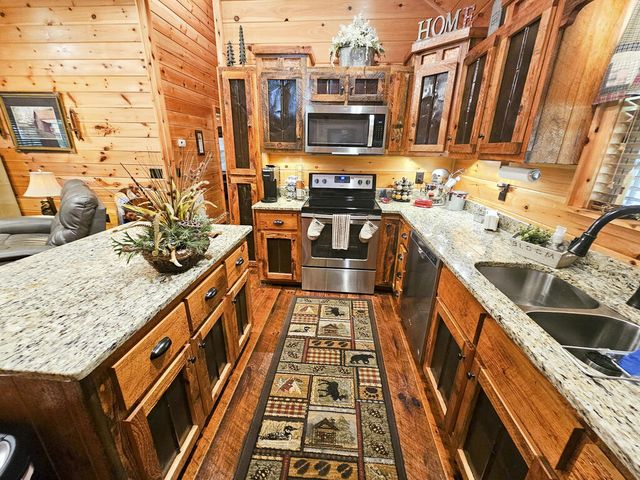 799 Cherokee Oaks Road, Murphy, NC 28906