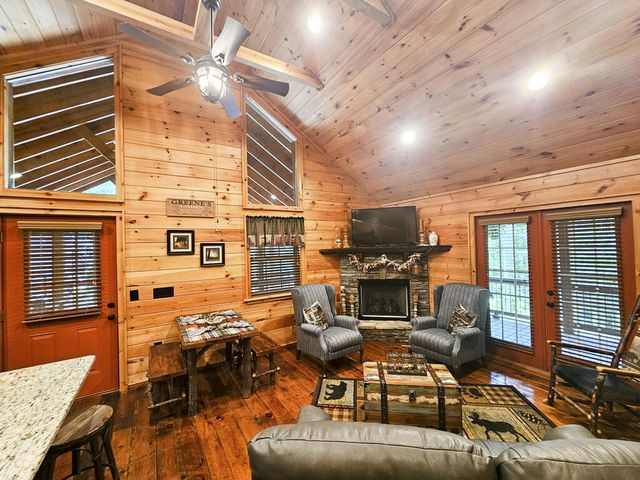 799 Cherokee Oaks Road, Murphy, NC 28906