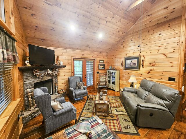 799 Cherokee Oaks Road, Murphy, NC 28906