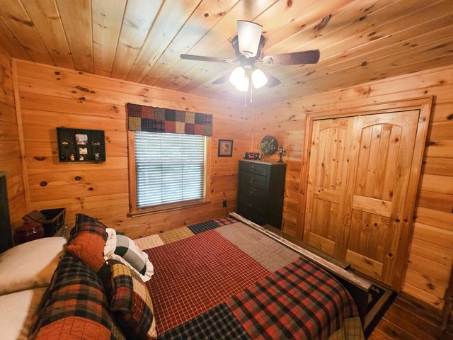 799 Cherokee Oaks Road, Murphy, NC 28906