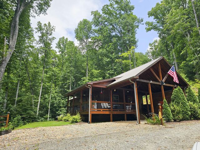 799 Cherokee Oaks Road, Murphy, NC 28906