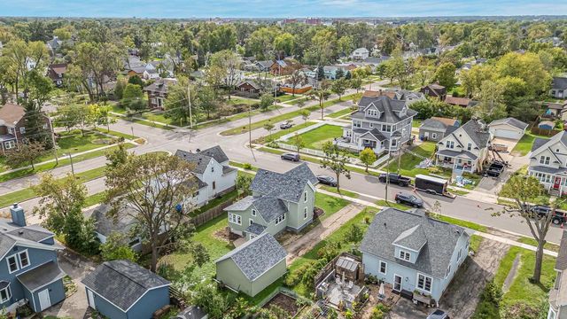 410 NAYMUT STREET, Menasha, WI 54952