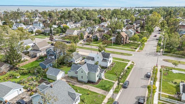 410 NAYMUT STREET, Menasha, WI 54952