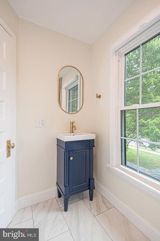 1000 CAMDEN AVE, Salisbury, MD 21801