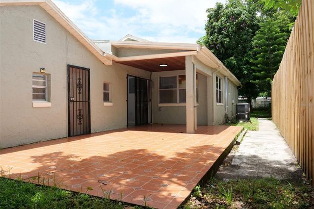 2431 S BROWN AVENUE, Orlando, FL 32806