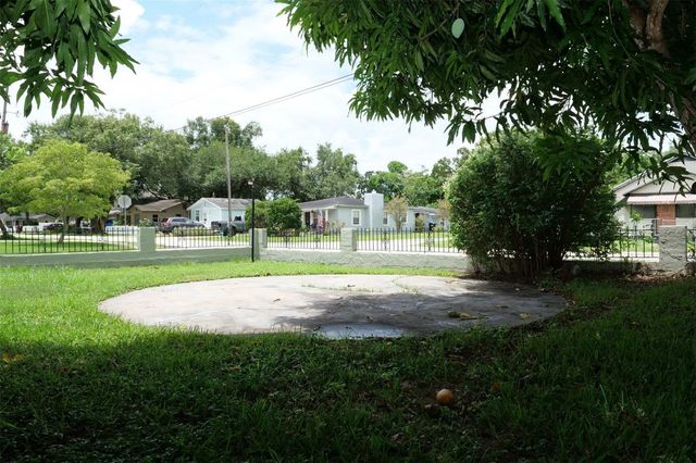 2431 S BROWN AVENUE, Orlando, FL 32806