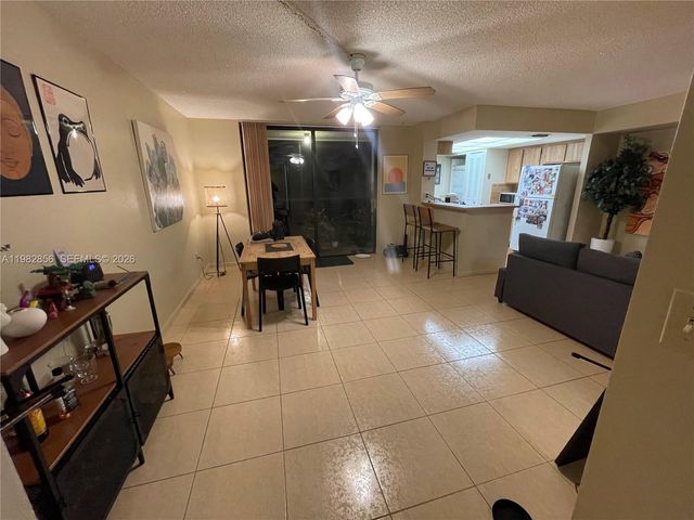 6800 Cypress Rd 305, Plantation, FL 33317