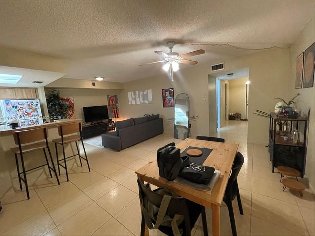 6800 Cypress Rd 305, Plantation, FL 33317