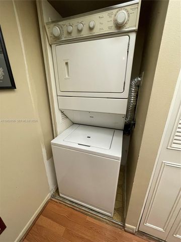 6800 Cypress Rd 305, Plantation, FL 33317