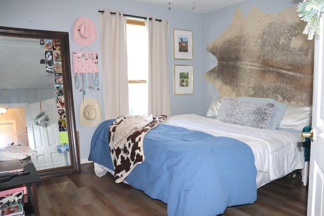 233 Castle Gate Drive, Seymour, MO 65746