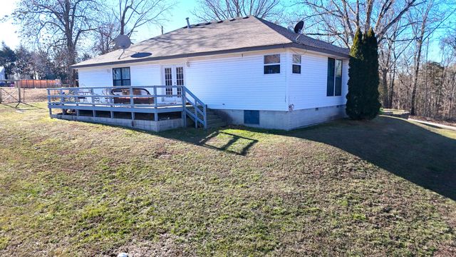 233 Castle Gate Drive, Seymour, MO 65746