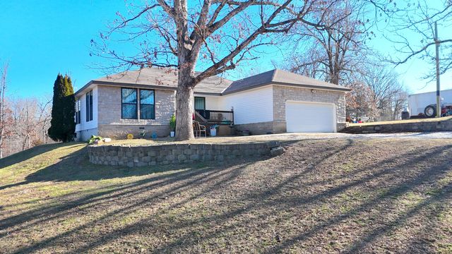233 Castle Gate Drive, Seymour, MO 65746